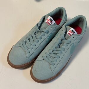 NIKE BLAZER LOW GT
SUPREME